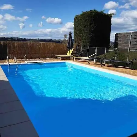 Villa*piscine*proche Sarlat Holiday home